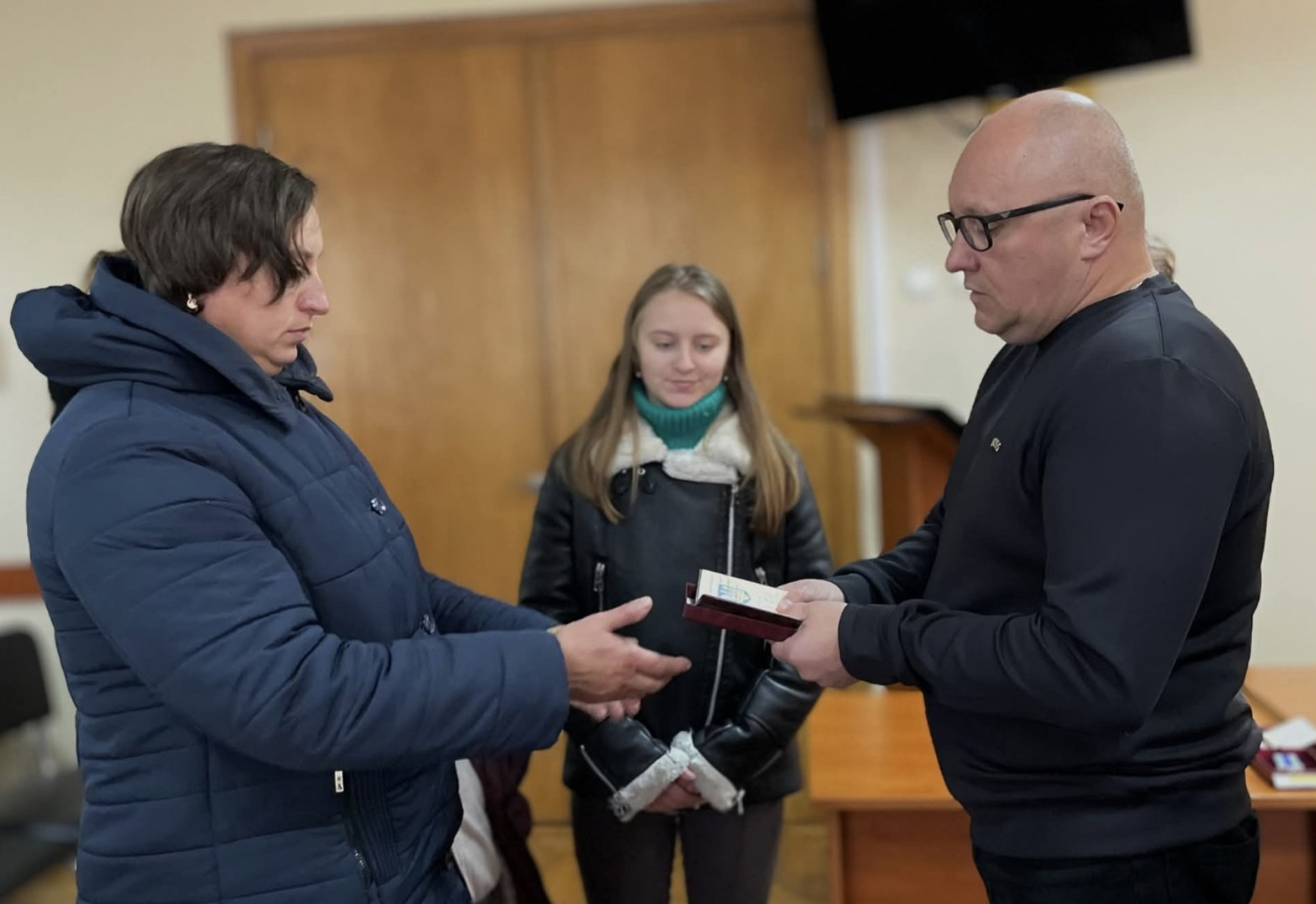 Рідним двох загиблих воїнів з Рівненщини вручили ордени «За мужність»